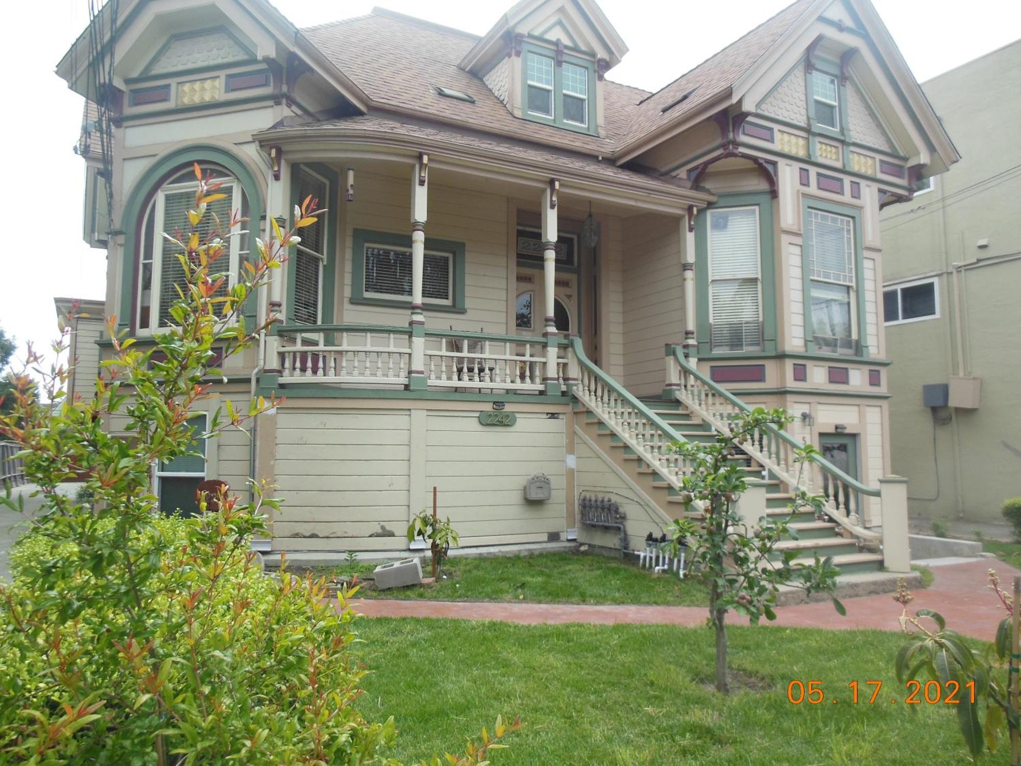 Alameda 3Br Unique Victorian Penthouse With Deck And Outdoor Furniture, Ac, 3 Blocks To Beach & Shopping Center & 2 Free Parking Spaces Exterior photo